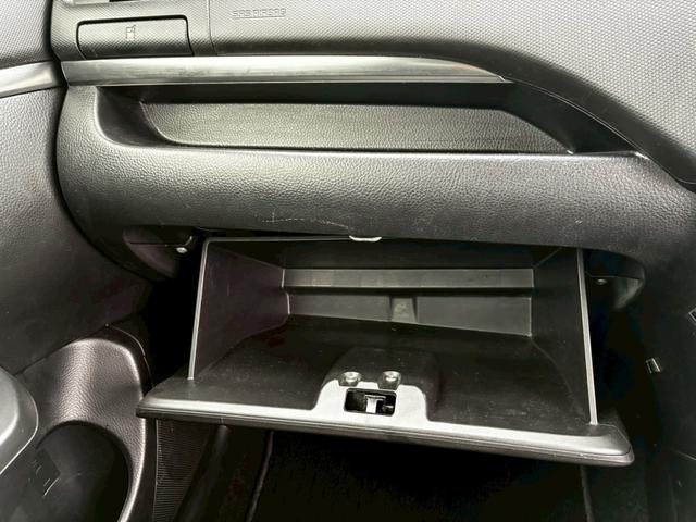 スイフトスポーツ ベースグレード 5次元17アルミ ETC パドルシフト スマートキー 新車保証書 禁煙 HIDヘッド(35枚目)