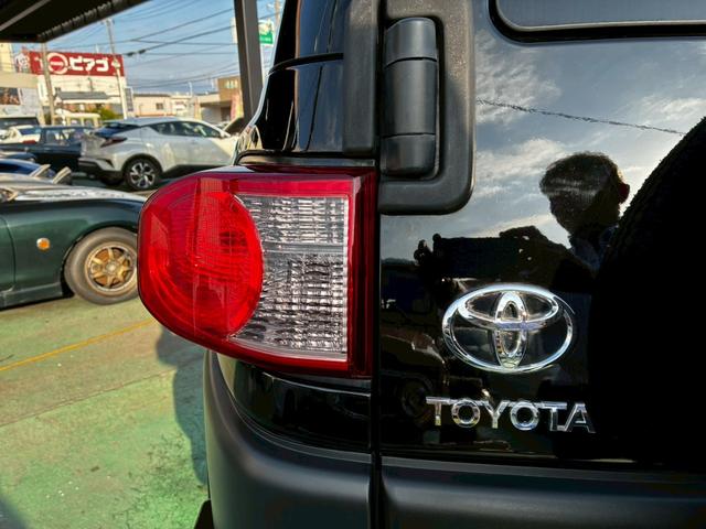 FJクルーザー ブラックカラーパッケージ 純正ナビTV Bカメラ 社外アルミ リフトアップ クルコン 新車取説保証書 キーレススペアー(15枚目)