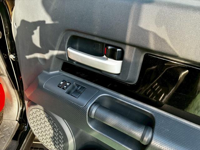 FJクルーザー ブラックカラーパッケージ 純正ナビTV Bカメラ 社外アルミ リフトアップ クルコン 新車取説保証書 キーレススペアー(47枚目)