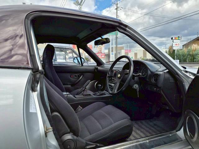 ユーノスロードスター スペシャルパッケージ　１オーナー禁煙　ガレージ保管　ナビＴＶ　ＢＴオーディオ　　両側電動　バックカメラ　ＥＴＣ　スマートキー２個（6枚目）