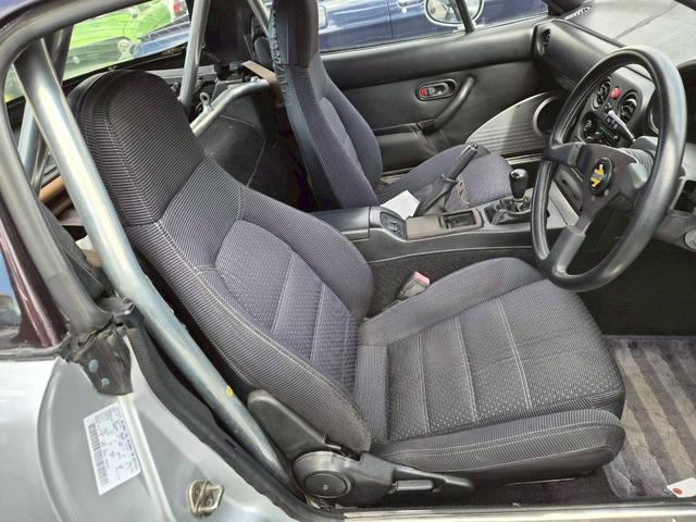 ユーノスロードスター スペシャルパッケージ　１オーナー禁煙　ガレージ保管　ナビＴＶ　ＢＴオーディオ　　両側電動　バックカメラ　ＥＴＣ　スマートキー２個（7枚目）
