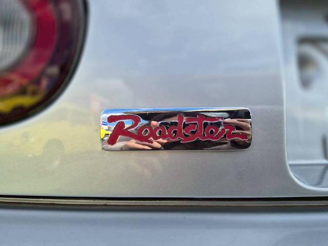 ユーノスロードスター スペシャルパッケージ　１オーナー禁煙　ガレージ保管　ナビＴＶ　ＢＴオーディオ　　両側電動　バックカメラ　ＥＴＣ　スマートキー２個（35枚目）