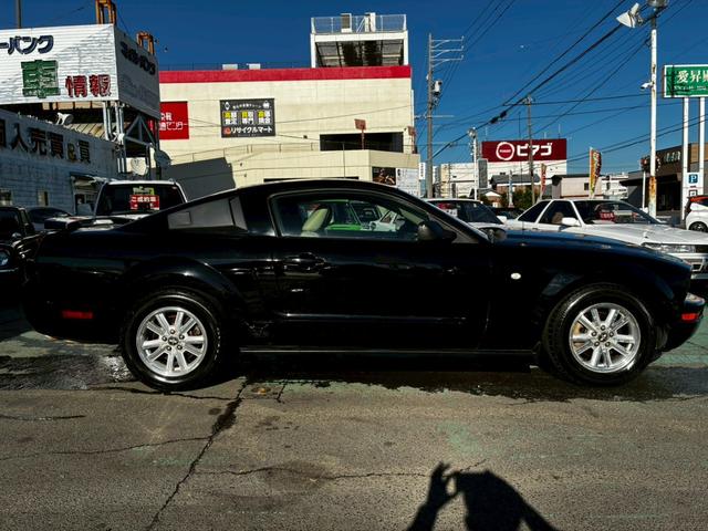 マスタング 　ディーラー車　記録簿　純正アルミ　ベージュレザーシート　新車取説保証書　スペアキー　プラグ交換済み記録簿６枚（7枚目）