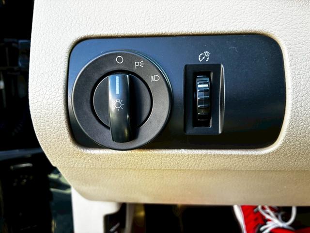 マスタング 　ディーラー車　記録簿　純正アルミ　ベージュレザーシート　新車取説保証書　スペアキー　プラグ交換済み記録簿６枚（30枚目）