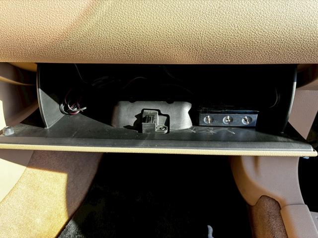 マスタング 　ディーラー車　記録簿　純正アルミ　ベージュレザーシート　新車取説保証書　スペアキー　プラグ交換済み記録簿６枚（45枚目）