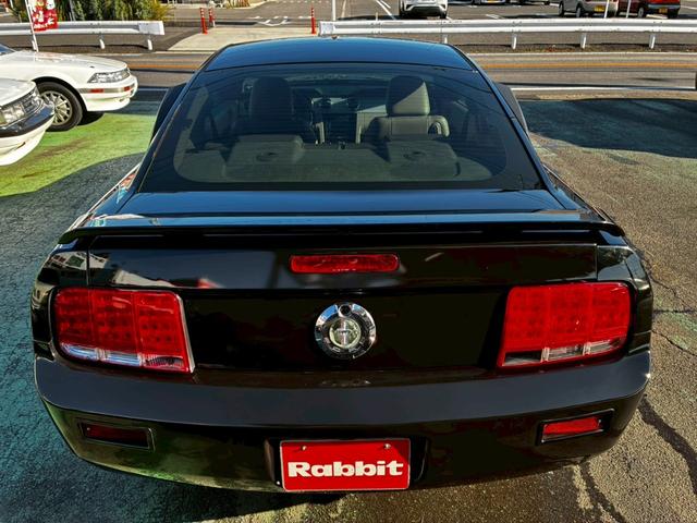 マスタング 　ディーラー車　記録簿　純正アルミ　ベージュレザーシート　新車取説保証書　スペアキー　プラグ交換済み記録簿６枚（47枚目）