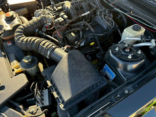 マスタング 　ディーラー車　記録簿　純正アルミ　ベージュレザーシート　新車取説保証書　スペアキー　プラグ交換済み記録簿６枚（61枚目）