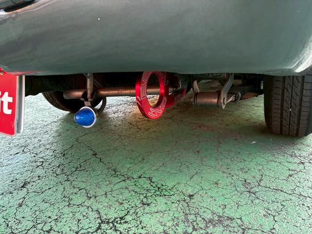 サニートラック ロングＤＸ　ブルーバードフェイスに変更　マーシャルヘッドライトチンスポイラー　ワタナベアルミ　ソレックスキャブレター　社外シート　ウッドハンドル　　ローダウン　マフラー　ボンネットブラック塗装（22枚目）