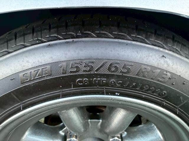 サニートラック ロングＤＸ　ブルーバードフェイスに変更　マーシャルヘッドライトチンスポイラー　ワタナベアルミ　ソレックスキャブレター　社外シート　ウッドハンドル　　ローダウン　マフラー　ボンネットブラック塗装（29枚目）