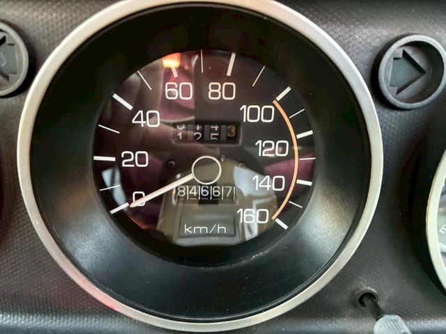 サニートラック ロングＤＸ　ブルーバードフェイスに変更　マーシャルヘッドライトチンスポイラー　ワタナベアルミ　ソレックスキャブレター　社外シート　ウッドハンドル　　ローダウン　マフラー　ボンネットブラック塗装（34枚目）