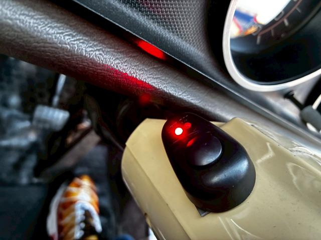 サニートラック ロングＤＸ　ブルーバードフェイスに変更　マーシャルヘッドライトチンスポイラー　ワタナベアルミ　ソレックスキャブレター　社外シート　ウッドハンドル　　ローダウン　マフラー　ボンネットブラック塗装（39枚目）