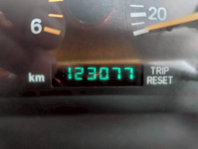 ジープ・チェロキー リミテッド　ＪＥＥＰラングラーのゴビベージュに色替　　ＫＥＬＬＹＧＲＥＥＤ１６インチアルミ　ＯＰＥＮ　カントリー　Ｒ／Ｔ　本革　パワーシート　記録簿　新車取説保証書（15枚目）