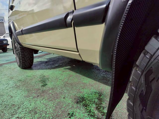 ジープ・チェロキー リミテッド　ＪＥＥＰラングラーのゴビベージュに色替　　ＫＥＬＬＹＧＲＥＥＤ１６インチアルミ　ＯＰＥＮ　カントリー　Ｒ／Ｔ　本革　パワーシート　記録簿　新車取説保証書（29枚目）