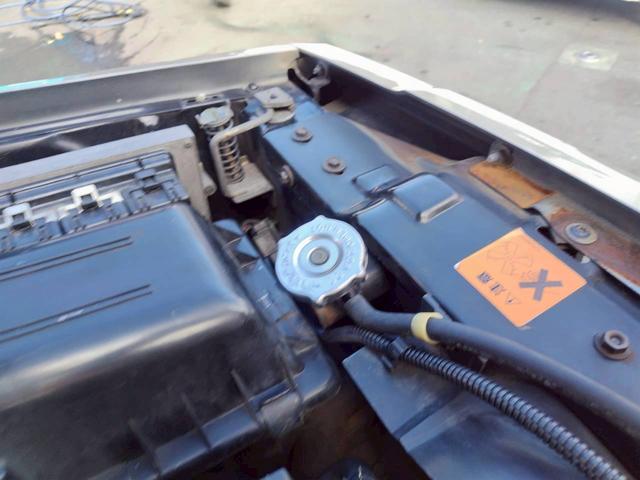 ジープ・チェロキー リミテッド　ＪＥＥＰラングラーのゴビベージュに色替　　ＫＥＬＬＹＧＲＥＥＤ１６インチアルミ　ＯＰＥＮ　カントリー　Ｒ／Ｔ　本革　パワーシート　記録簿　新車取説保証書（36枚目）