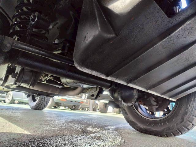 ジープ・チェロキー リミテッド　ＪＥＥＰラングラーのゴビベージュに色替　　ＫＥＬＬＹＧＲＥＥＤ１６インチアルミ　ＯＰＥＮ　カントリー　Ｒ／Ｔ　本革　パワーシート　記録簿　新車取説保証書（45枚目）