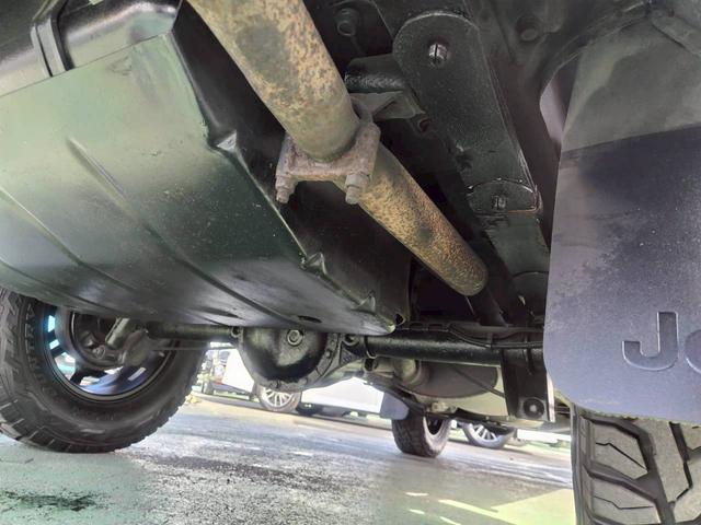 ジープ・チェロキー リミテッド　ＪＥＥＰラングラーのゴビベージュに色替　　ＫＥＬＬＹＧＲＥＥＤ１６インチアルミ　ＯＰＥＮ　カントリー　Ｒ／Ｔ　本革　パワーシート　記録簿　新車取説保証書（46枚目）