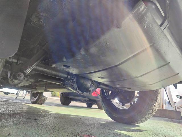 ジープ・チェロキー リミテッド　ＪＥＥＰラングラーのゴビベージュに色替　　ＫＥＬＬＹＧＲＥＥＤ１６インチアルミ　ＯＰＥＮ　カントリー　Ｒ／Ｔ　本革　パワーシート　記録簿　新車取説保証書（47枚目）