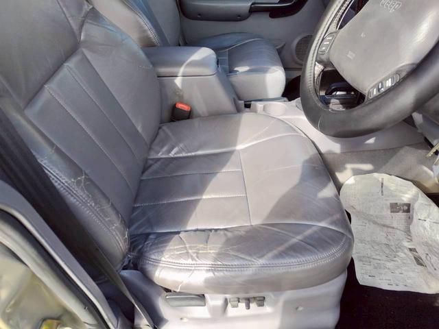 ジープ・チェロキー リミテッド　ＪＥＥＰラングラーのゴビベージュに色替　　ＫＥＬＬＹＧＲＥＥＤ１６インチアルミ　ＯＰＥＮ　カントリー　Ｒ／Ｔ　本革　パワーシート　記録簿　新車取説保証書（52枚目）