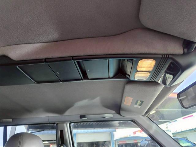 ジープ・チェロキー リミテッド　ＪＥＥＰラングラーのゴビベージュに色替　　ＫＥＬＬＹＧＲＥＥＤ１６インチアルミ　ＯＰＥＮ　カントリー　Ｒ／Ｔ　本革　パワーシート　記録簿　新車取説保証書（62枚目）