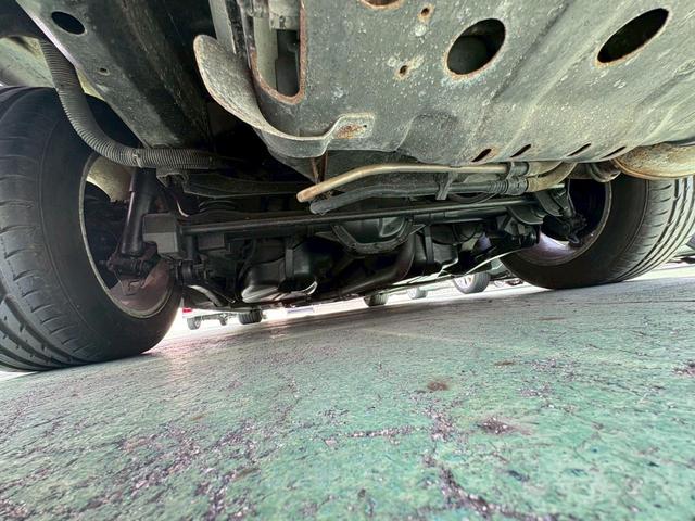 マスタング Ｖ６　プレミアム　正規ディーラー車　１７インチＡＷ　ローダウン　純正黒革シート　ＥＴＣ　取説保証書（43枚目）