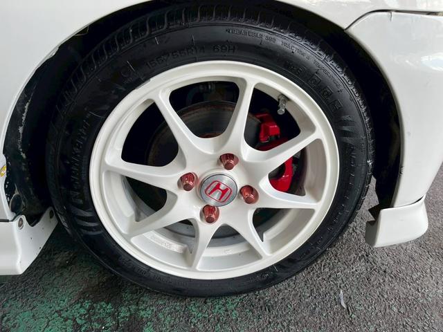 トゥデイ  全塗装 チャンピオンシップホワイト タイプRカラー 5速 ローダウン スパルコハンドル(18枚目)