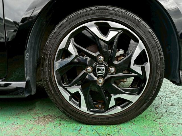 N-BOXカスタム G・Lターボホンダセンシング ターボ ナビTV BTオーディオ 禁煙車 両側電動スライド バックカメラ スマートキー2個 ETC パドルシフト マットバイザー リアスポ USB 新車取説保証書(15枚目)