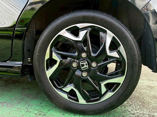 N-BOXカスタム G・Lターボホンダセンシング ターボ ナビTV BTオーディオ 禁煙車 両側電動スライド バックカメラ スマートキー2個 ETC パドルシフト マットバイザー リアスポ USB 新車取説保証書(16枚目)