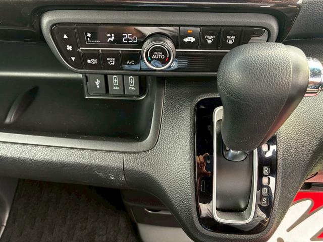 N-BOXカスタム G・Lターボホンダセンシング ターボ ナビTV BTオーディオ 禁煙車 両側電動スライド バックカメラ スマートキー2個 ETC パドルシフト マットバイザー リアスポ USB 新車取説保証書(31枚目)