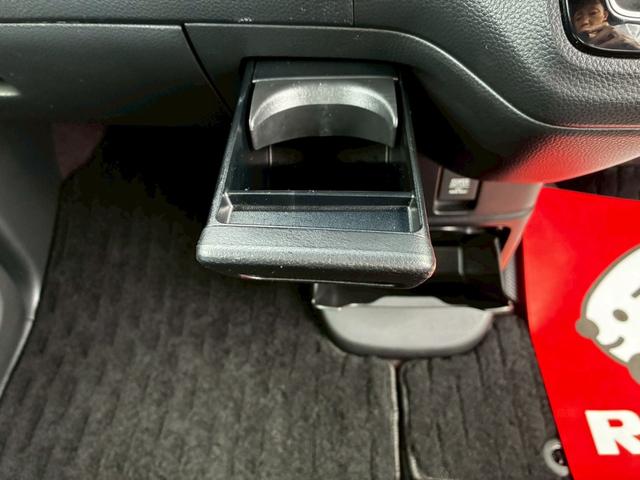 N-BOXカスタム G・Lターボホンダセンシング ターボ ナビTV BTオーディオ 禁煙車 両側電動スライド バックカメラ スマートキー2個 ETC パドルシフト マットバイザー リアスポ USB 新車取説保証書(32枚目)