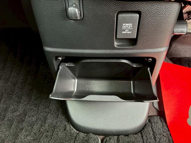 N-BOXカスタム G・Lターボホンダセンシング ターボ ナビTV BTオーディオ 禁煙車 両側電動スライド バックカメラ スマートキー2個 ETC パドルシフト マットバイザー リアスポ USB 新車取説保証書(33枚目)