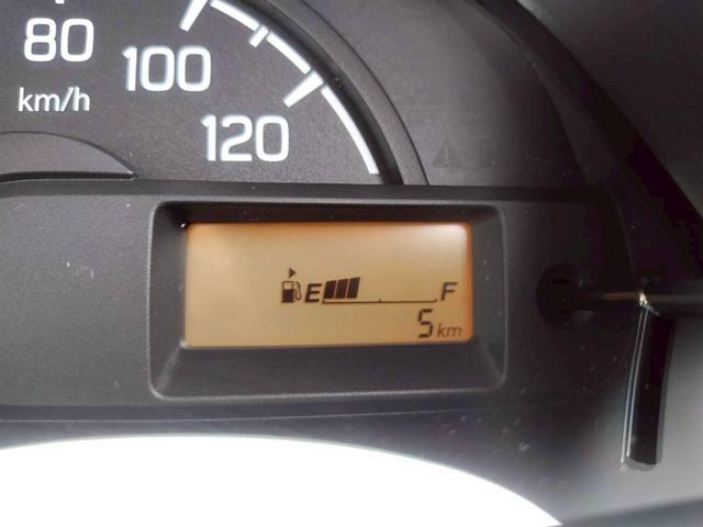 キャリイトラック KCエアコン・パワステ 届出済未使用  エアコンパワステ モスグレー 5速ミッション車(16枚目)