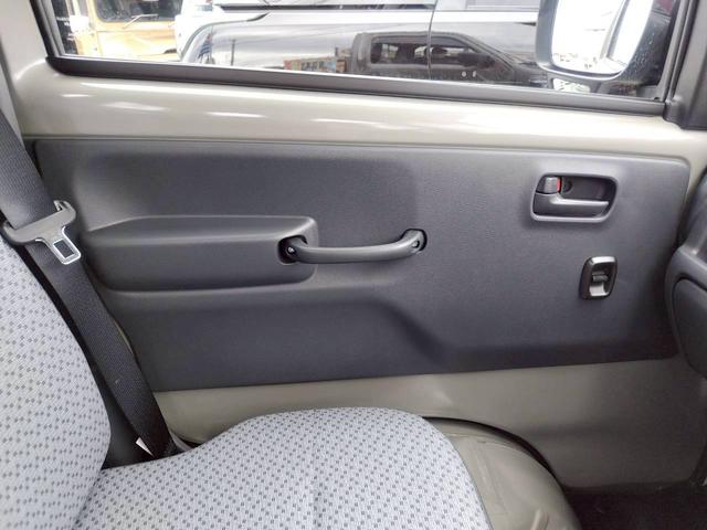 キャリイトラック KCエアコン・パワステ 届出済未使用  エアコンパワステ モスグレー 5速ミッション車(30枚目)