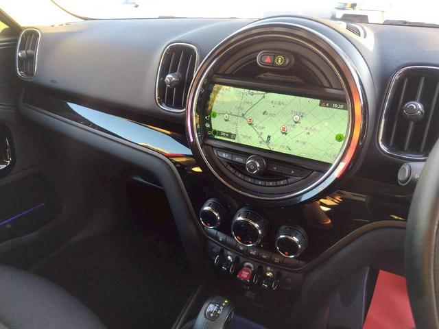 MINI クーパーD クロスオーバー 1オーナー 禁煙 ナビ BTオーディオ コーナセンサー Bカメラ 純正オプション18AW 新車取説保証書 スマートキー2個 パドルシフト ルーフレール(13枚目)