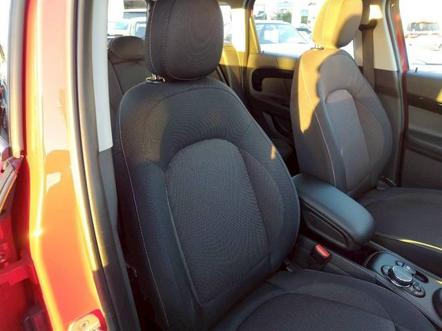 MINI クーパーD クロスオーバー 1オーナー 禁煙 ナビ BTオーディオ コーナセンサー Bカメラ 純正オプション18AW 新車取説保証書 スマートキー2個 パドルシフト ルーフレール(58枚目)