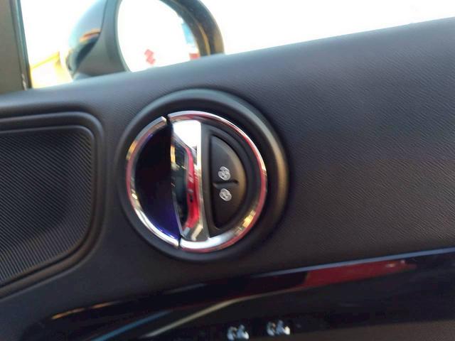 MINI クーパーD クロスオーバー 1オーナー 禁煙 ナビ BTオーディオ コーナセンサー Bカメラ 純正オプション18AW 新車取説保証書 スマートキー2個 パドルシフト ルーフレール(65枚目)