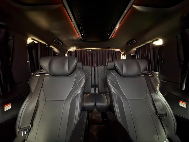 ヴェルファイアハイブリッド Z プレミア モデリスタエアロ&ガーニッシュ ユニバーサルステップ14インチリアシートエンターテイメントJBL15スピーカー 寒冷地 ITSコネクト ガラスコート エグゼクティブマット 遮光カーテン Rベッドキット(16枚目)