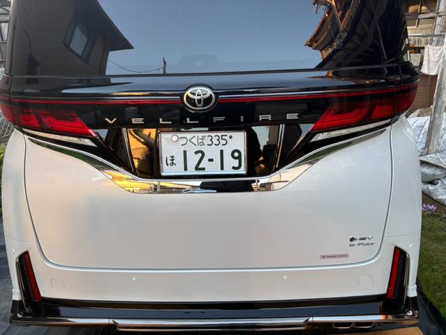 ヴェルファイアハイブリッド Z プレミア モデリスタエアロ&ガーニッシュ ユニバーサルステップ14インチリアシートエンターテイメントJBL15スピーカー 寒冷地 ITSコネクト ガラスコート エグゼクティブマット 遮光カーテン Rベッドキット(25枚目)