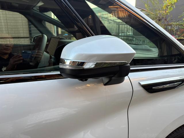 ヴェルファイアハイブリッド Z プレミア モデリスタエアロ&ガーニッシュ ユニバーサルステップ14インチリアシートエンターテイメントJBL15スピーカー 寒冷地 ITSコネクト ガラスコート エグゼクティブマット 遮光カーテン Rベッドキット(34枚目)