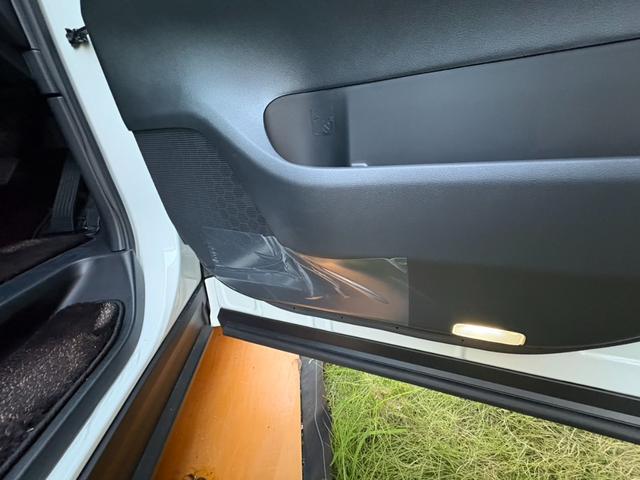 ヴェルファイアハイブリッド Z プレミア モデリスタエアロ&ガーニッシュ ユニバーサルステップ14インチリアシートエンターテイメントJBL15スピーカー 寒冷地 ITSコネクト ガラスコート エグゼクティブマット 遮光カーテン Rベッドキット(39枚目)