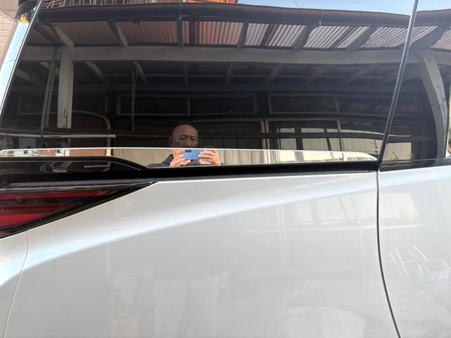 ヴェルファイアハイブリッド Z プレミア モデリスタエアロ&ガーニッシュ ユニバーサルステップ14インチリアシートエンターテイメントJBL15スピーカー 寒冷地 ITSコネクト ガラスコート エグゼクティブマット 遮光カーテン Rベッドキット(54枚目)