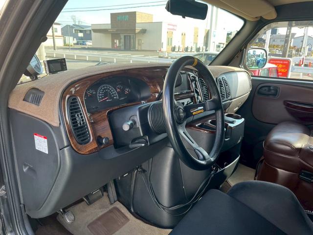 ダッジ・ラム B1500リージェンシー コンバージョン 2003年最終モデル 車高調ローダウン ワンオフサイドマフラー シート張替え D席レカロ ノーマルシート&ハンドル車内 ダッジ専用ワタナベアルミ 防錆コート(8枚目)