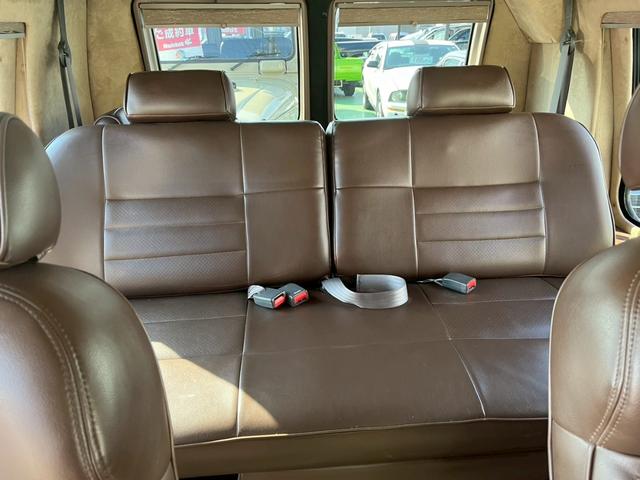 ダッジ・ラム B1500リージェンシー コンバージョン 2003年最終モデル 車高調ローダウン ワンオフサイドマフラー シート張替え D席レカロ ノーマルシート&ハンドル車内 ダッジ専用ワタナベアルミ 防錆コート(12枚目)