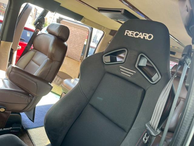 ダッジ・ラム B1500リージェンシー コンバージョン 2003年最終モデル 車高調ローダウン ワンオフサイドマフラー シート張替え D席レカロ ノーマルシート&ハンドル車内 ダッジ専用ワタナベアルミ 防錆コート(17枚目)