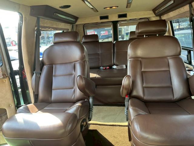 ダッジ・ラム B1500リージェンシー コンバージョン 2003年最終モデル 車高調ローダウン ワンオフサイドマフラー シート張替え D席レカロ ノーマルシート&ハンドル車内 ダッジ専用ワタナベアルミ 防錆コート(23枚目)