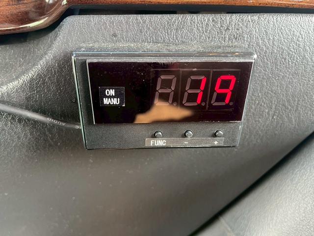 ダッジ・ラム B1500リージェンシー コンバージョン 2003年最終モデル 車高調ローダウン ワンオフサイドマフラー シート張替え D席レカロ ノーマルシート&ハンドル車内 ダッジ専用ワタナベアルミ 防錆コート(26枚目)