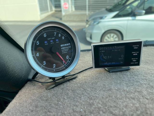 ダッジ・ラム B1500リージェンシー コンバージョン 2003年最終モデル 車高調ローダウン ワンオフサイドマフラー シート張替え D席レカロ ノーマルシート&ハンドル車内 ダッジ専用ワタナベアルミ 防錆コート(27枚目)