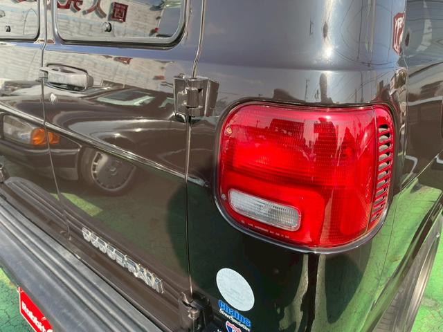 ダッジ・ラム B1500リージェンシー コンバージョン 2003年最終モデル 車高調ローダウン ワンオフサイドマフラー シート張替え D席レカロ ノーマルシート&ハンドル車内 ダッジ専用ワタナベアルミ 防錆コート(36枚目)