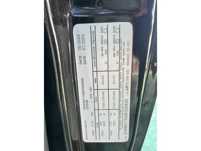 ダッジ・ラム B1500リージェンシー コンバージョン 2003年最終モデル 車高調ローダウン ワンオフサイドマフラー シート張替え D席レカロ ノーマルシート&ハンドル車内 ダッジ専用ワタナベアルミ 防錆コート(45枚目)