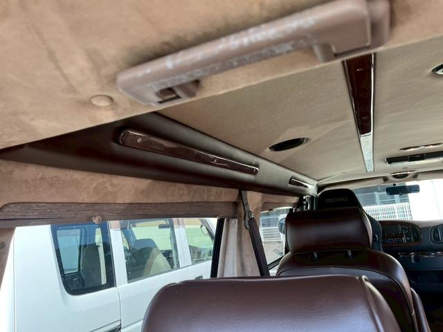 ダッジ・ラム B1500リージェンシー コンバージョン 2003年最終モデル 車高調ローダウン ワンオフサイドマフラー シート張替え D席レカロ ノーマルシート&ハンドル車内 ダッジ専用ワタナベアルミ 防錆コート(57枚目)