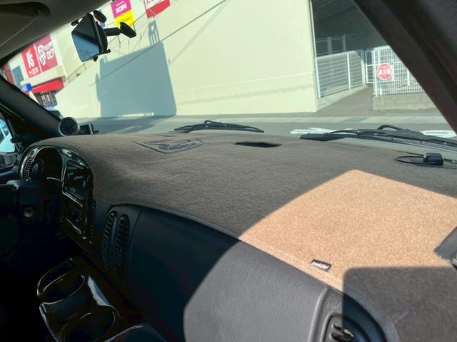 ダッジ・ラム B1500リージェンシー コンバージョン 2003年最終モデル 車高調ローダウン ワンオフサイドマフラー シート張替え D席レカロ ノーマルシート&ハンドル車内 ダッジ専用ワタナベアルミ 防錆コート(72枚目)